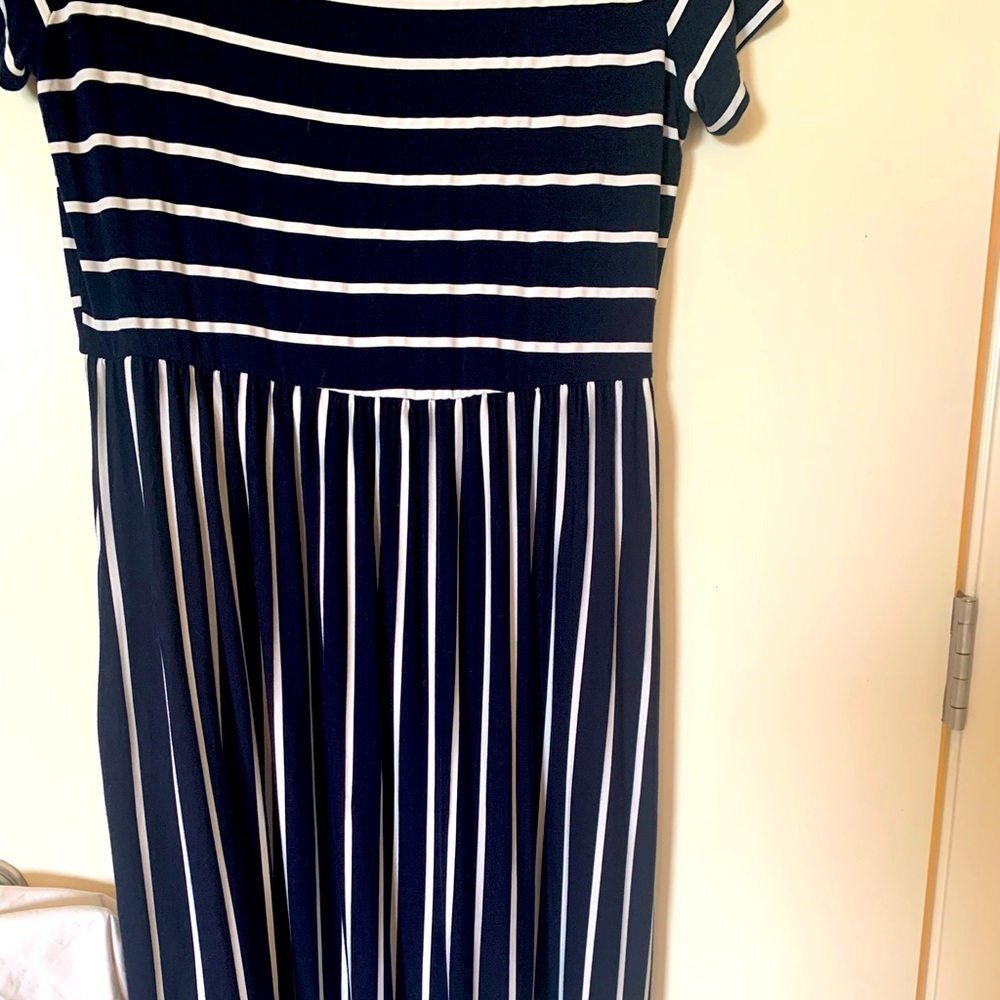 Navy and white striped knit midi dress Size L